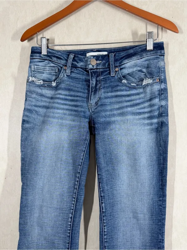 BKE Women’s Stella Slim Fit Low Rise Bootcut Jeans Stetch in Deming 28X33.5 - Image 2
