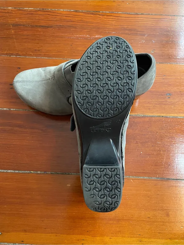Dansko Tamara Grey Nubuck Buckle Comfort Clogs Sz 40 (US 9.5-10) 🧡🎀 - Image 11