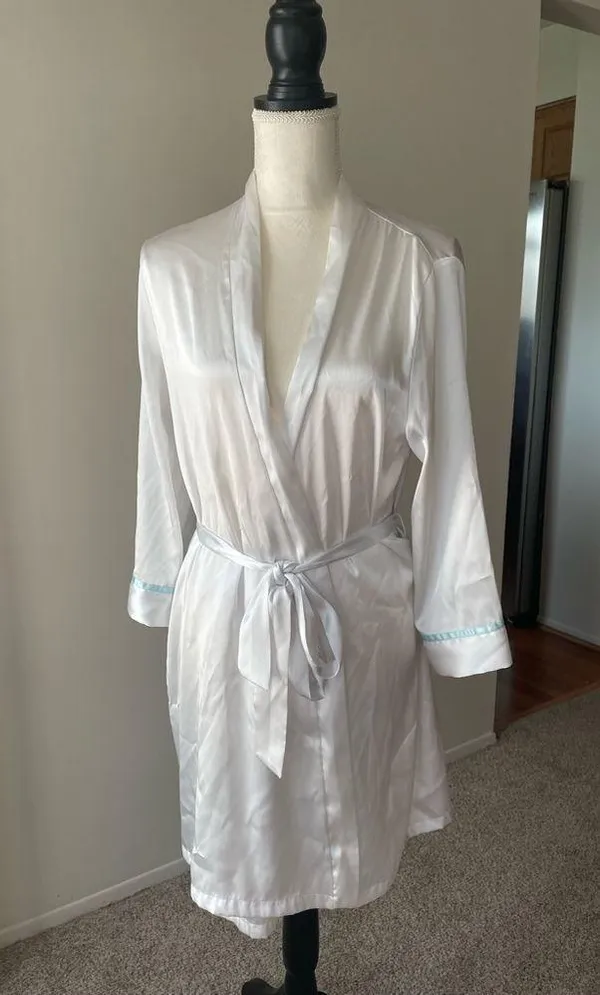 Linea Donatella Intimo Donatella Bridal Wedding Robe Embroidered “The Bride” Size L - Image 2