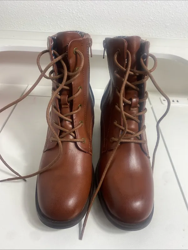 BareTraps Cognac Lace-Up Ankle Boot Size 9.5 - Image 12