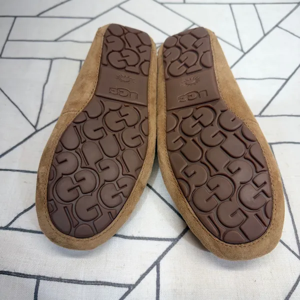 UGG‎ Dakota Moccasin Slippers 8 Chestnut Suede Sheepskin Lined 5612 - Image 10