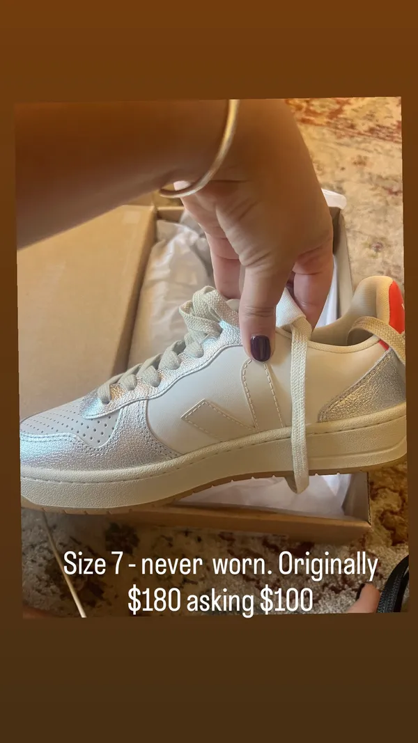 VEJA Sneakers - Image 3
