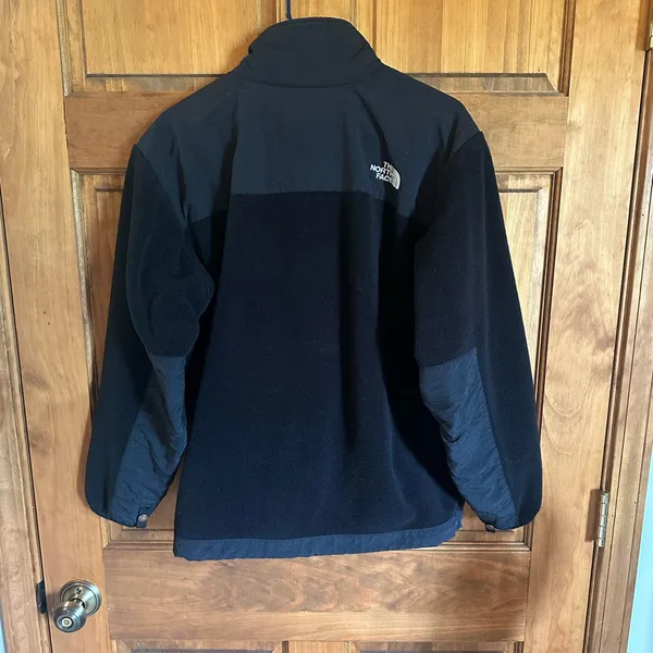 The North Face Black Women's Fleece Jacket size large - Image 6