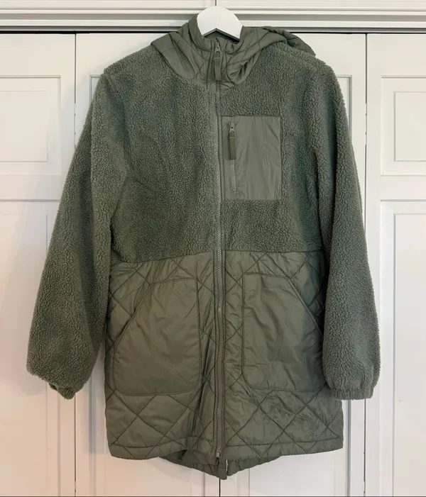 Lands End green Sherpa quilted jacket size small - Image 2
