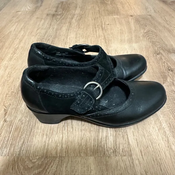 Clarks | Bendables Black Leather Suede Mary Jane Heels Buckle Brogue Pumps, 6.5M - Image 7