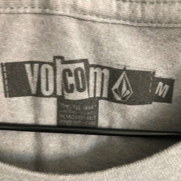 Volcom Grey Tee. Size Medium - Image 6