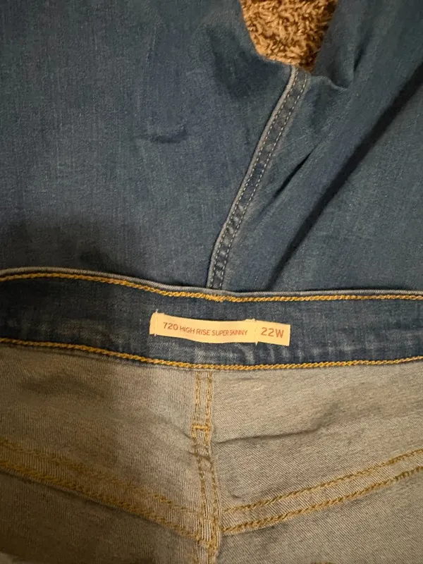Levi's 720 High Rise Super Skinny Jeans Size 22W Medium Blue Denim Distressed - Image 3