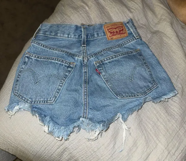 Levi’s 501 Shorts - Image 2