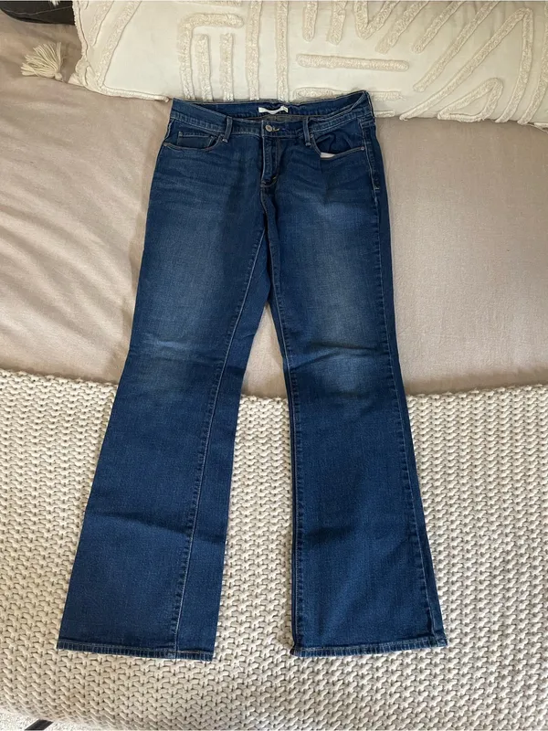 Levi's 515 Bootcut Jean - Image 2