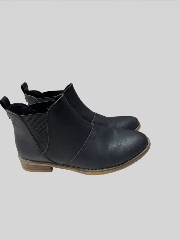 Rocket Dog Brown Chelsea Ankle Boots with Tan Stacked Heel - Image 3