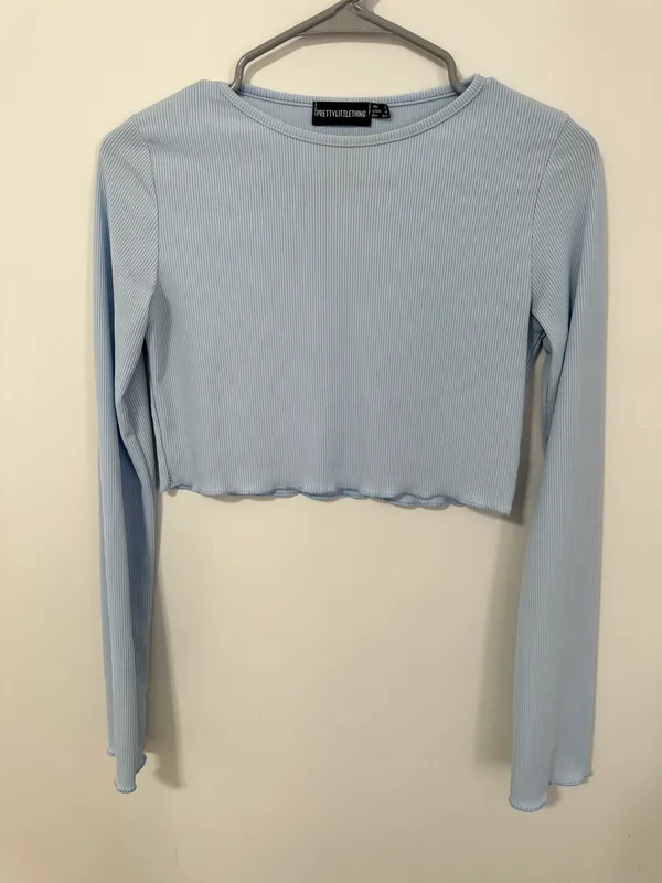 Pretty Little Thing Cropped Long Sleeve Top - Image 3
