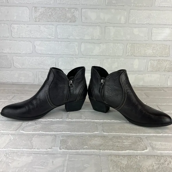 Ariat Astor Ankle Booties Womens 6.5 B Black Leather Low Heel Zip Coast Cowgirl - Image 8