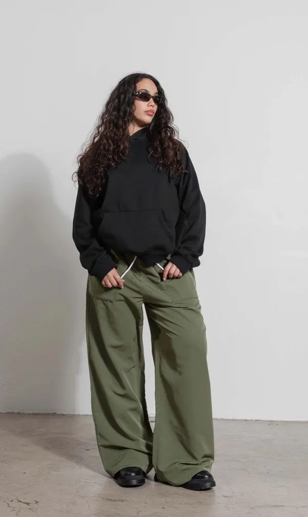 Local European Wide Leg Multi Pocket Pant Size M - Image 2
