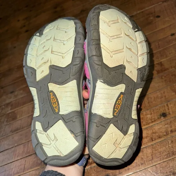 Keen gorpcore pink closed toe athletic ortho arch support sandals - Image 2