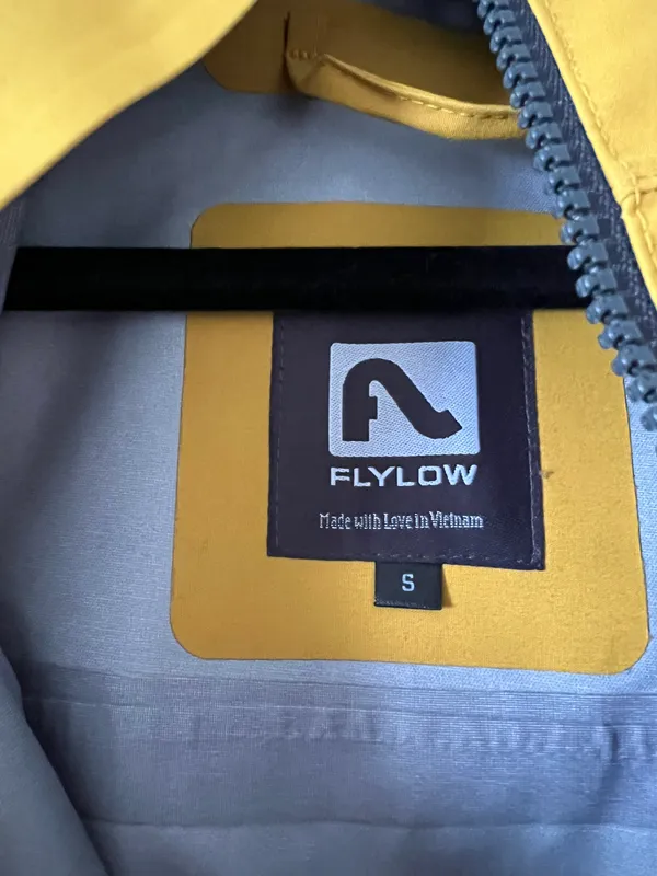 Flylow GORETEX Snowboard Jacket Yellow Size L - Image 3