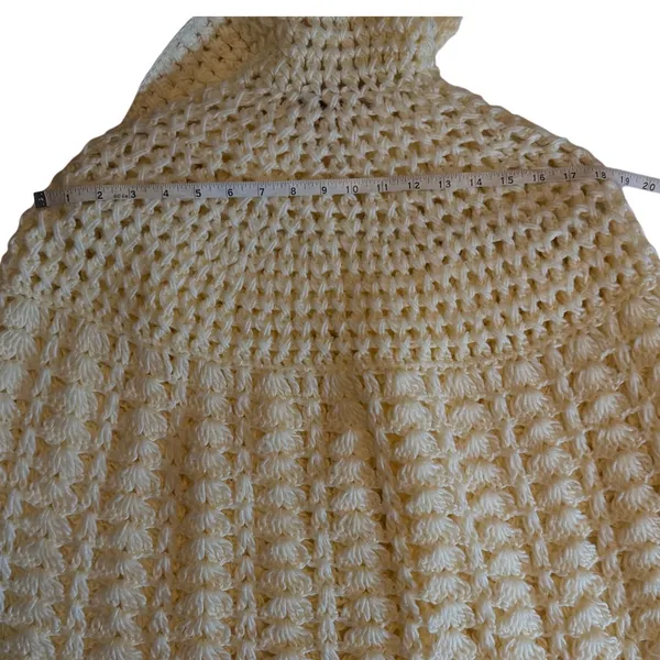 VTG San Yueh Hand Crochet Capelet Cream Fringe Button Front Small Boho Cottage - Image 8