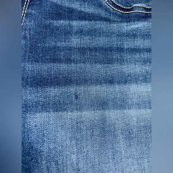 Maurices Distressed Cropped Cuffed Jeans Women’s Size Medium Regular - Image 9