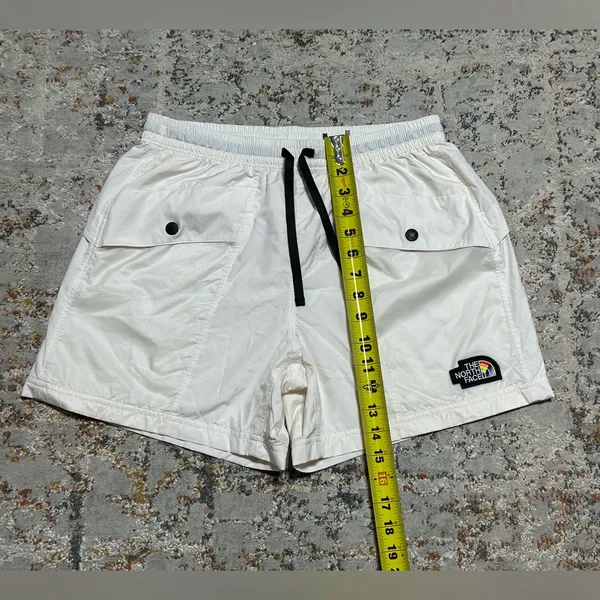 The North Face Women's Outline Outdoor Hiking Shorts size Small - Image 6