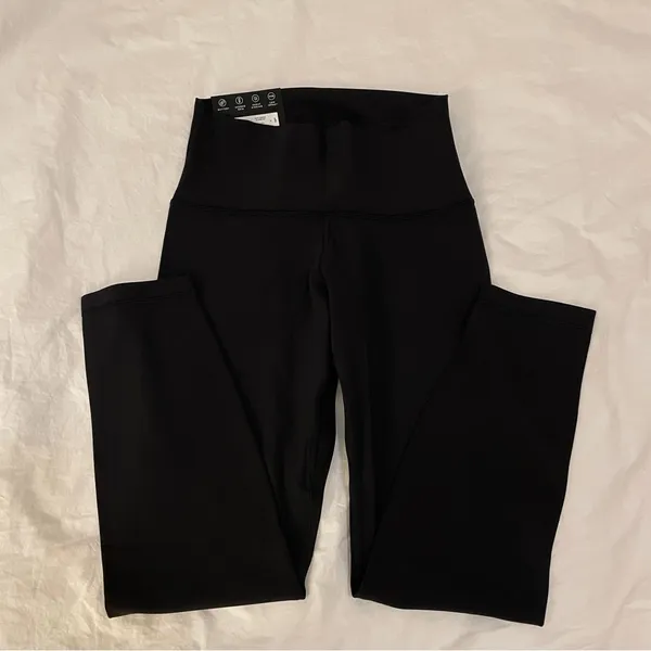 Aritzia BUTTER Cheeky Hi-Rise 24" Legging - Image 3