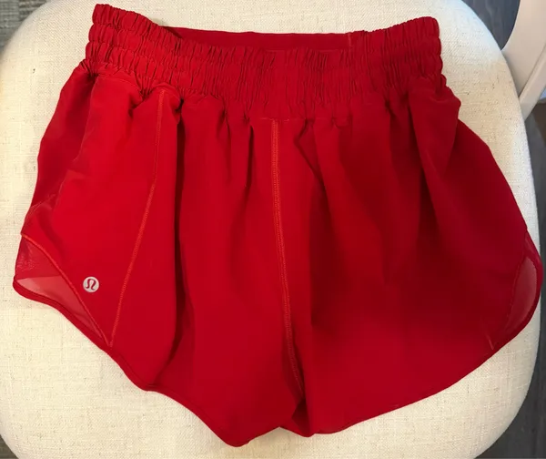 Lululemon Shorts Hotty Hot 2.5" High-Rise - Image 2