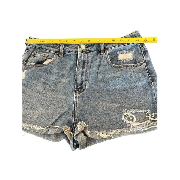 PACSUN distressed High rise mom shorts size 30 - Image 11