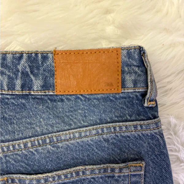 Zara Women’s High Rise Straight Leg Jeans Size 4 Button Fly Blue Wash - Image 4