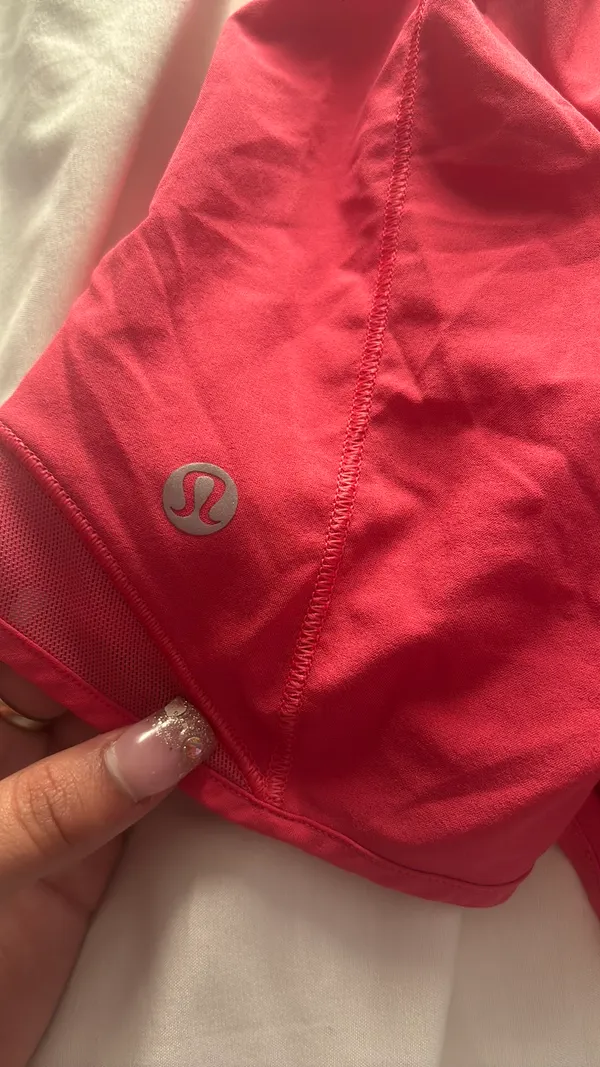 Lululemon Shorts Hotty Hot 4" - Image 4