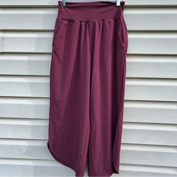 Halara Wide Leg Cropped Pants Burgundy Elastic Waist Comfort Size Medium - Image 2