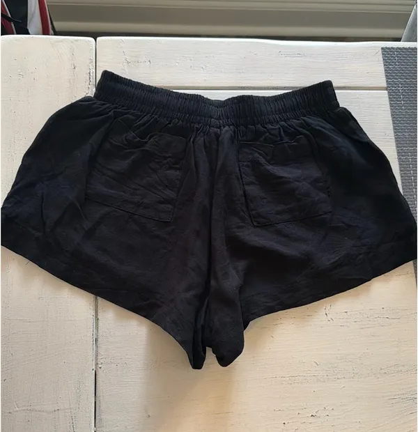 Princess Polly shorts - Image 2