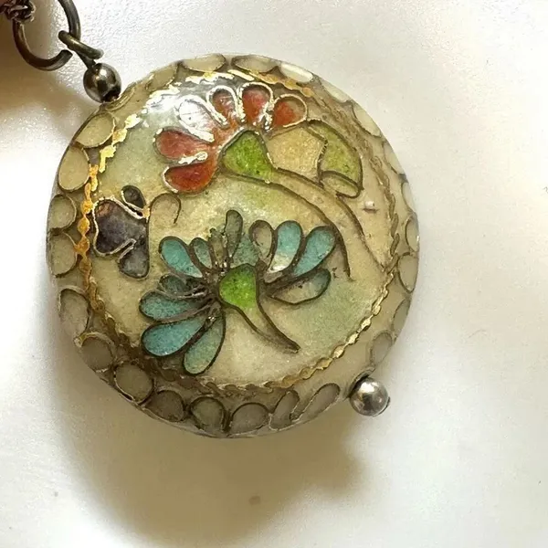 Vintage cloisonné butterfly pendant necklace - Image 10