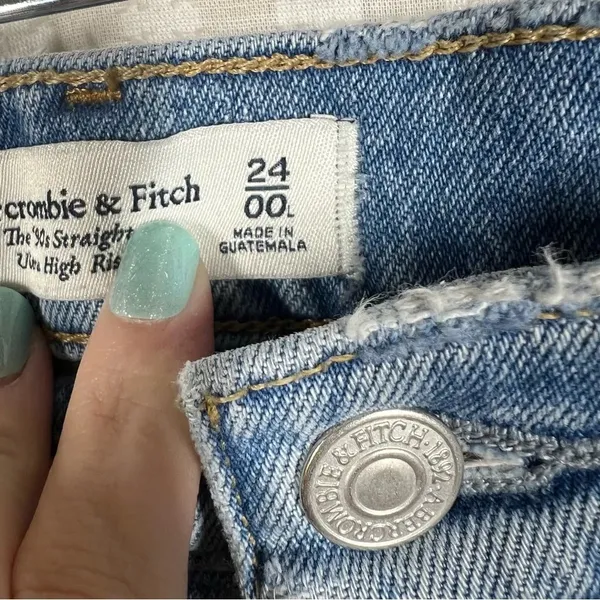 Abercrombie & Fitch‎ The 90s Straight Ultra High Rise Distressed Jeans - Image 4