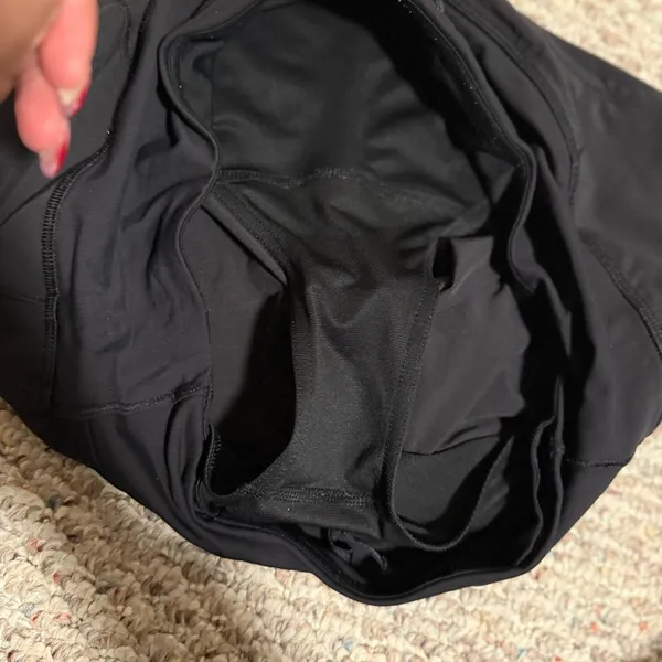 Lululemon Run Times Short *4-way Stretch Black- Size 6 - Image 5