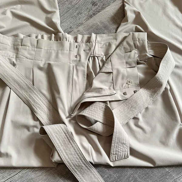 Athleta Skyline Pant II Womens 18 High Rise Paperbag Waist Straight Fit Slim - Image 7