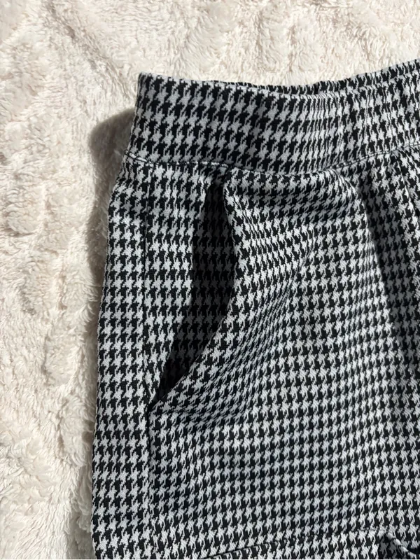 Plaid poof small shorts - Image 2
