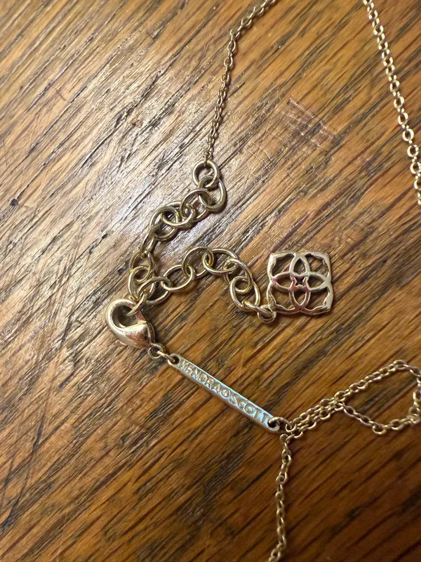 Kendra Scott Necklace Gold  - Image 2