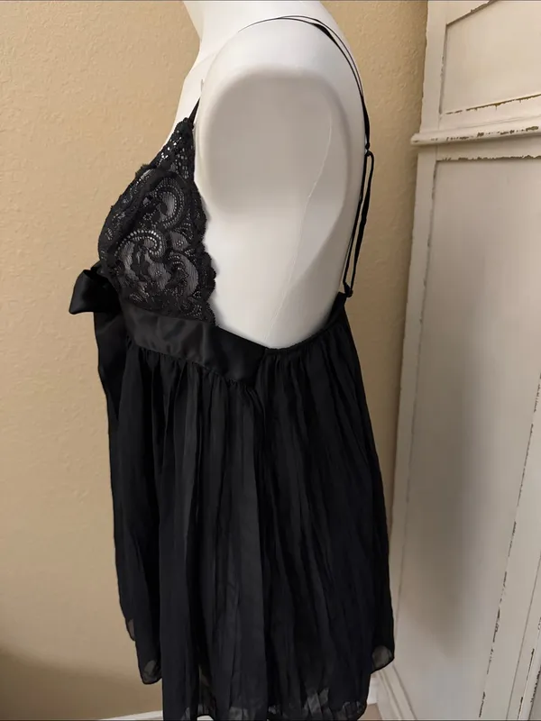 Victoria's Secret Black Lace & Chiffon Babydoll - Image 3
