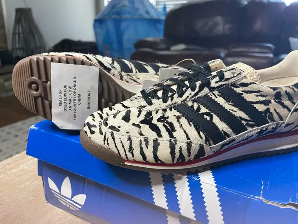 Brand new adidas size 6.5 women’s shoes. Fits in my opinion like a7 - Image 2