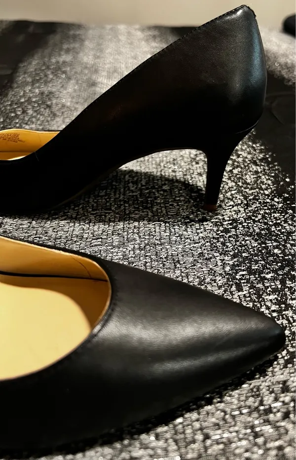 Womens sz7.5 Sole Society Luneiras classic black leather pointed toe pumps - Image 7