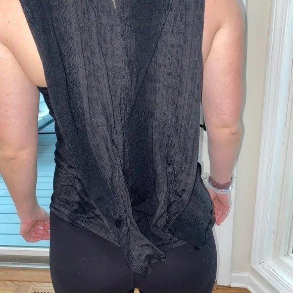 Lululemon‎ Black Tank Top Size Medium - Image 6