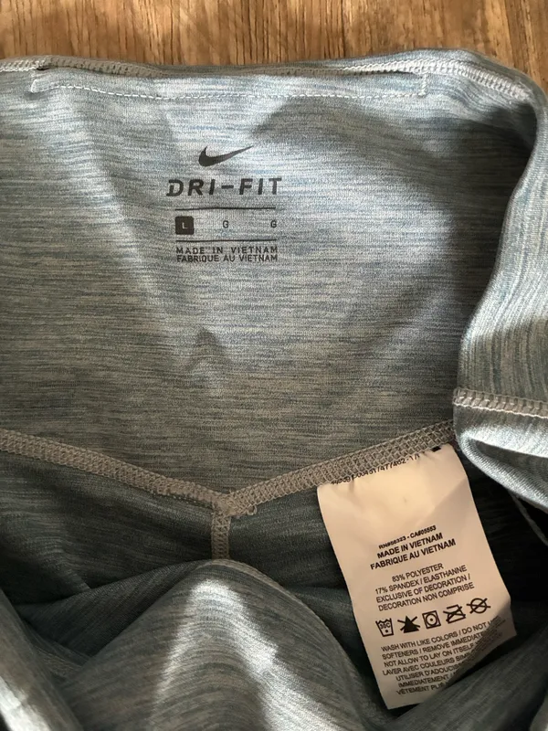 Nike Performance Capri Leggings - Image 2