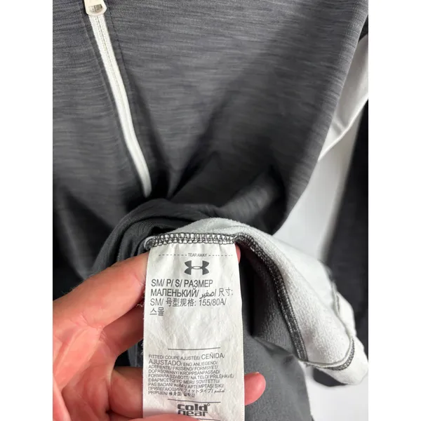 Under Armour Cold Gear 1/4 Zip Athletic Top Size Small - Image 2