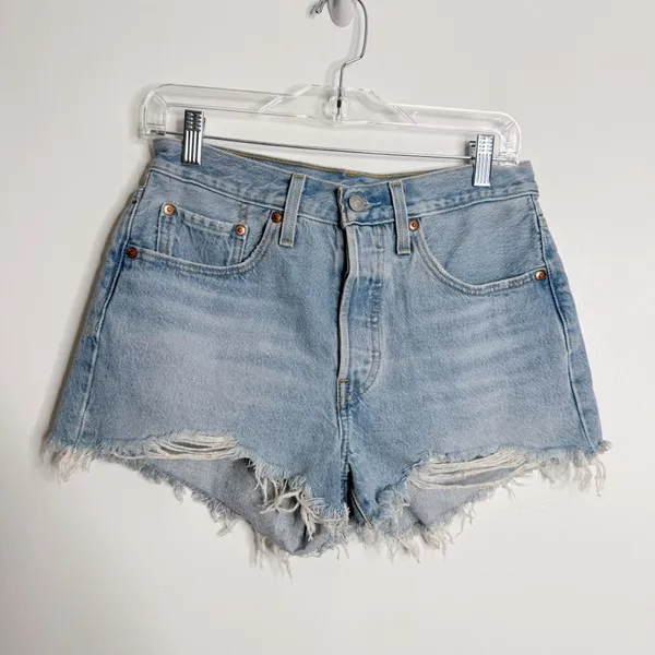 Levi's Women's Premium 501 Original Shorts Lightwash‎ Blue Size 27 Button Fly - Image 2