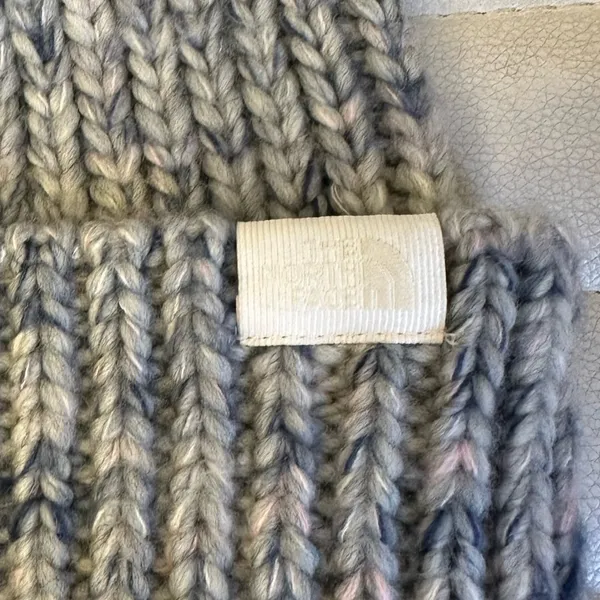 The North Face Cozy Chunky Beanie Knit Cuffed Hat Gray Multicolor NEW - Image 3