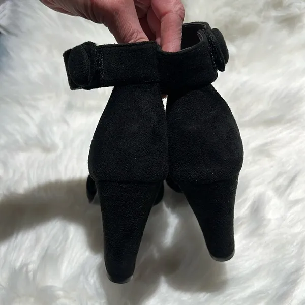 Black Suede Ankle Strap Platform Heels Size 7. B78‎ - Image 8