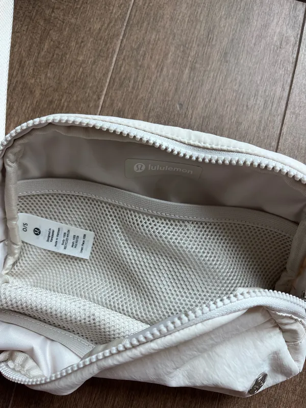Lululemon Fanny Pack Everywhere Belt Bag - Image 3