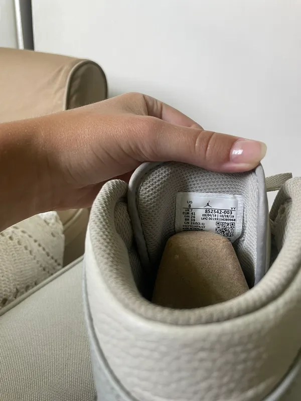 Nike Jordan 1 Retro Women's Shoes - Image 4