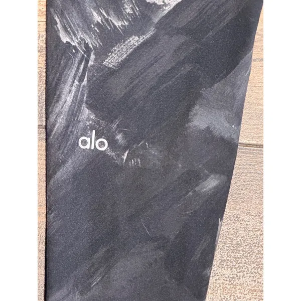 Alo Yoga Low Rise Airbrush Performance Athletic Leggings Black Gray Print Medium - Image 7