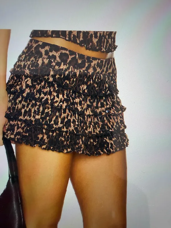 Revolve mini skirt - Image 10