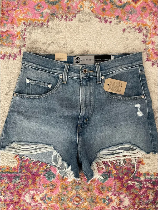 Levi’s Silver Tab Mom Shorts - Image 2