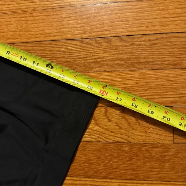 Lululemon swiftly high neck tank in black size 8 - Image 3